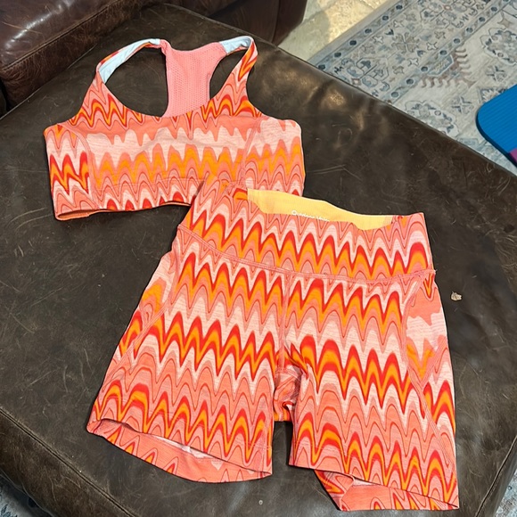 outdoor voices sports bra/bike short set sz small